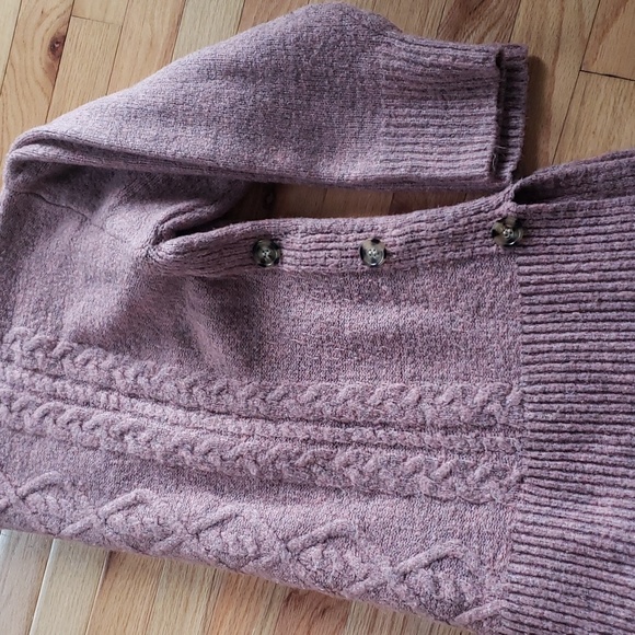 Plus size sweater - Picture 1 of 6